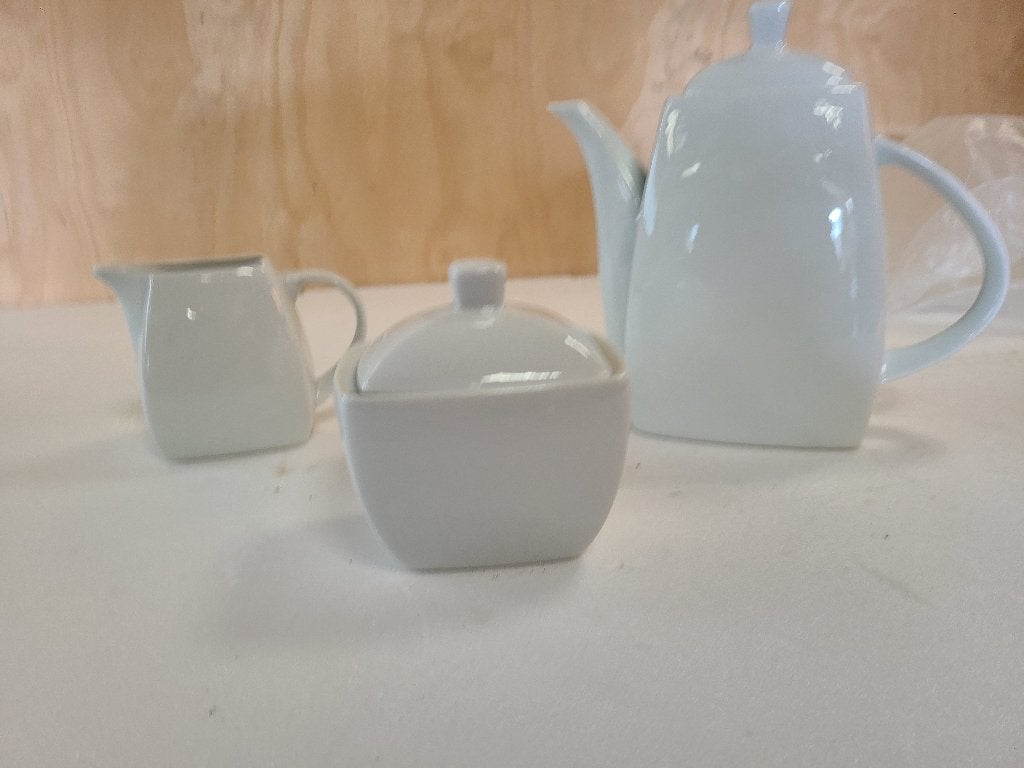 koffiekan of theekan met suiker en melkpotje, Ophalen of Verzenden, Zo goed als nieuw