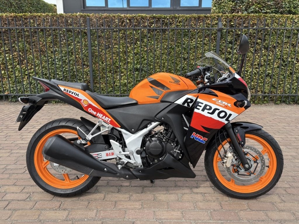 Honda CBR 250 Repsol, Motos, Entreprise, Occasion, Permis Moto A2 minimum, 12 à 35 kW
