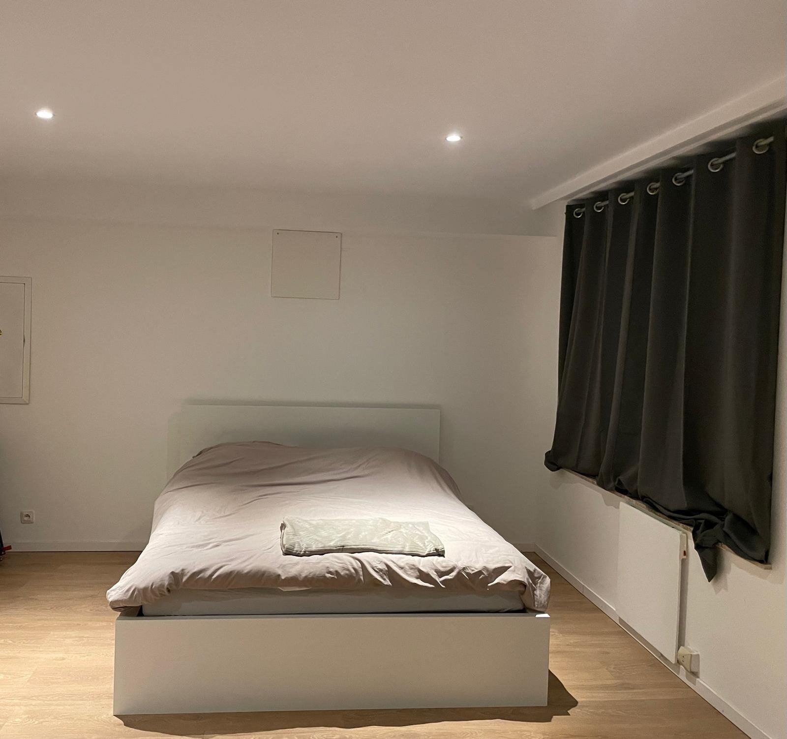 Lit double MALM IKEA