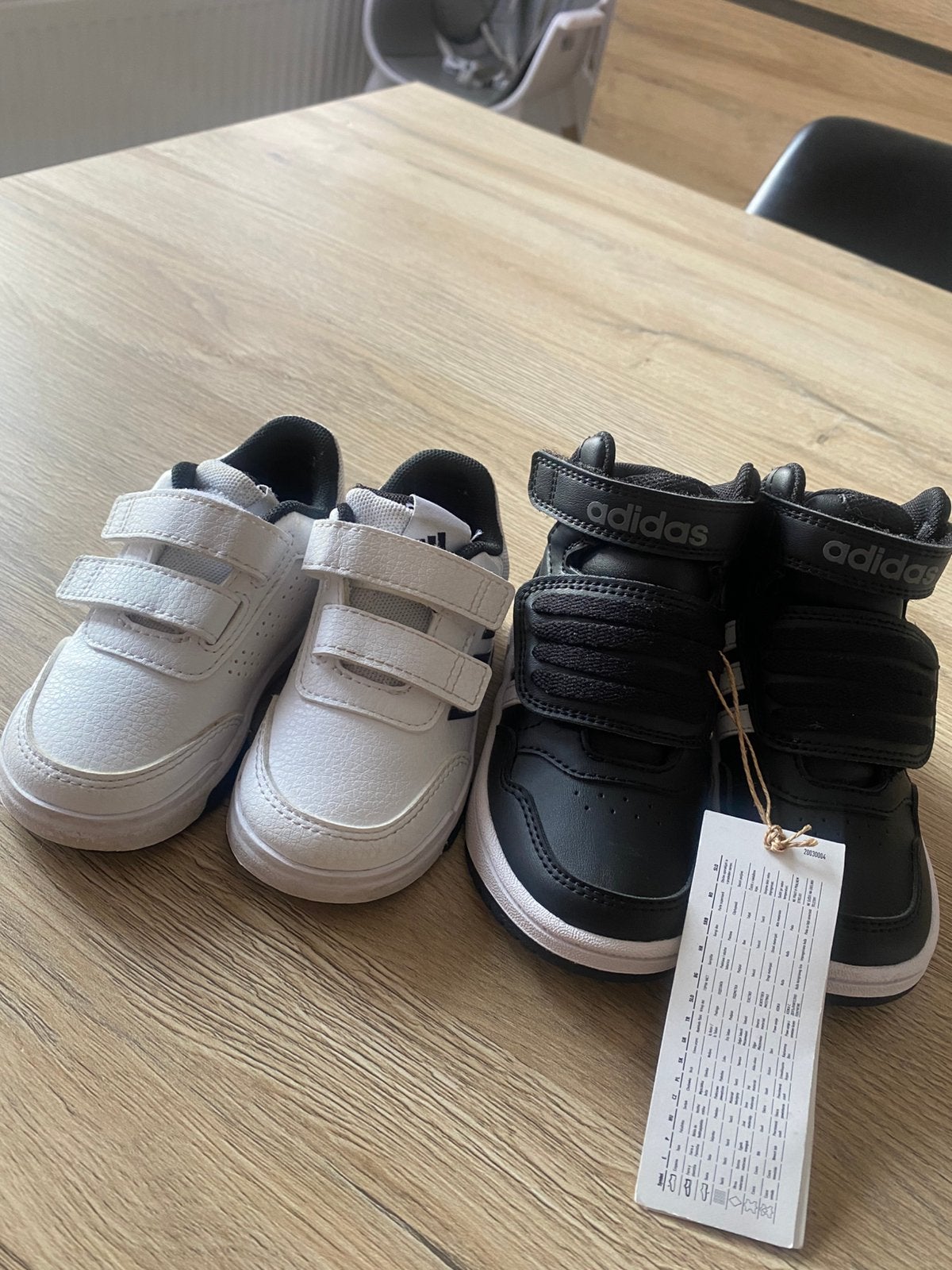 Basket Adidas, Enfants & Bébés, Enlèvement, Comme neuf