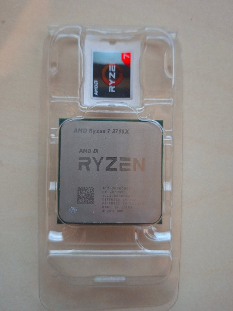 AMD Ryzen 7 3700X AM4 + Wraith Prism koeler - in doos, Ophalen of Verzenden, Gebruikt