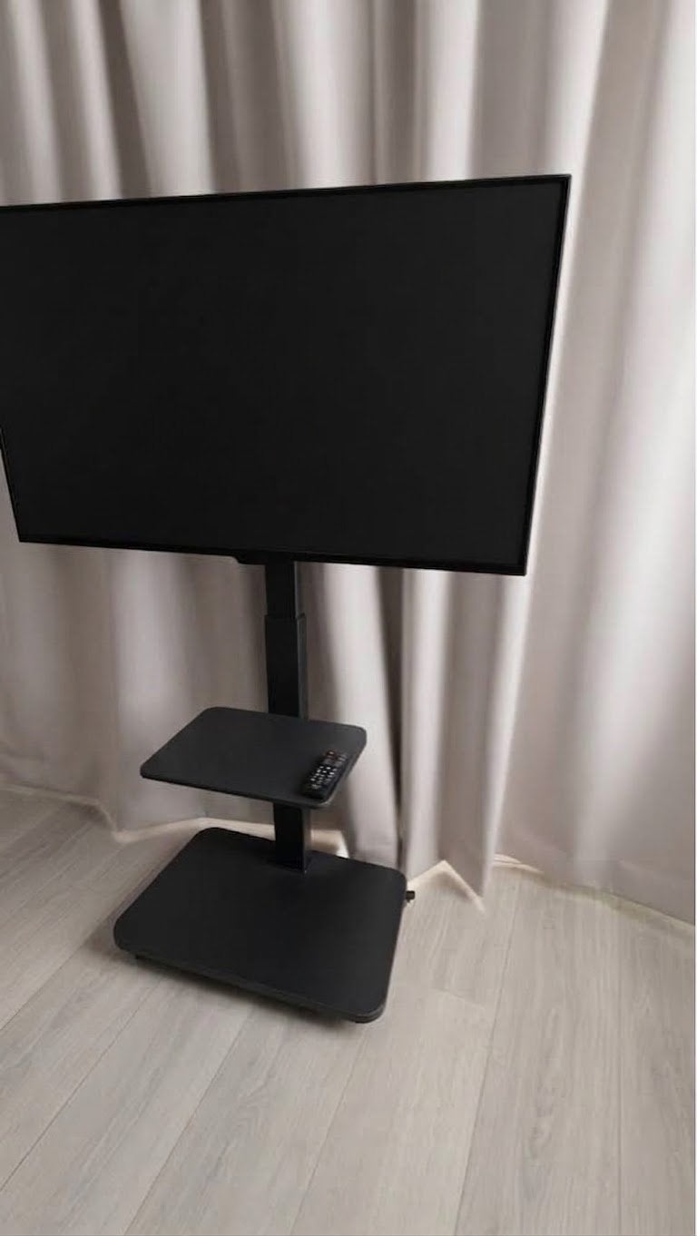 LG 43UN700-B – 43" 4K UHD Monitor Inclusief Tv Trolley, 43 inch, IPS, Comme neuf, Ultra HD (4K)