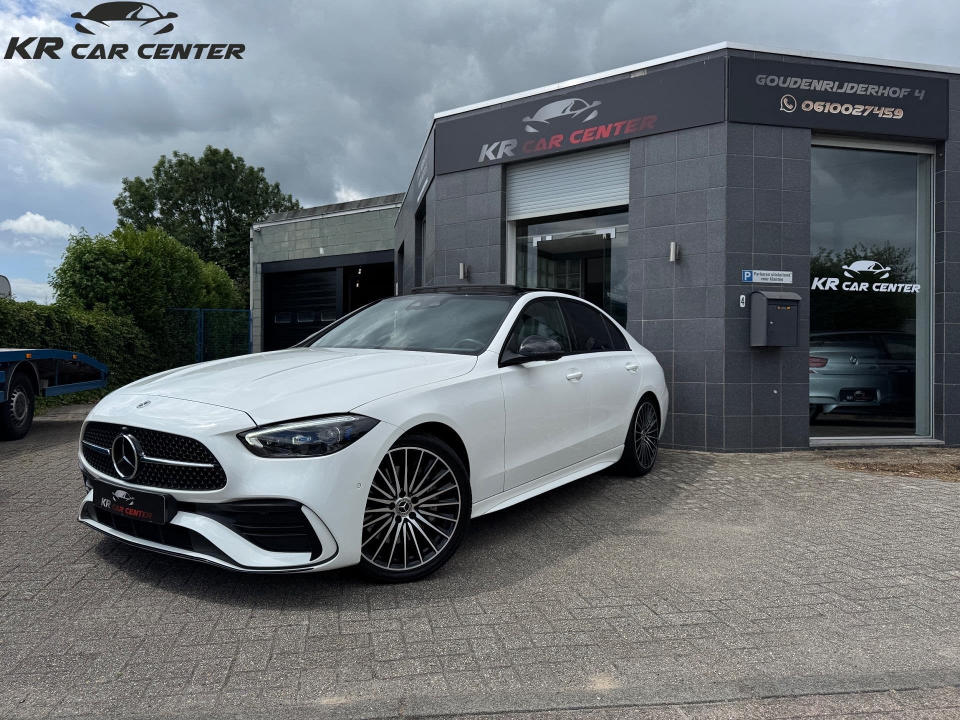 Mercedes-Benz C-Klasse 200 AMG PANO-CAMERA-SFEER-CARPLAY, Auto's, Zwart, 4 cilinders, 1650 kg, Wit