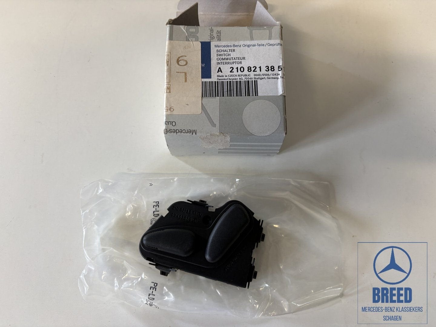 NOS schakelaar stoelverstelling Mercedes-Benz W203 W210 W211, -, Nieuw, Ophalen of Verzenden, -