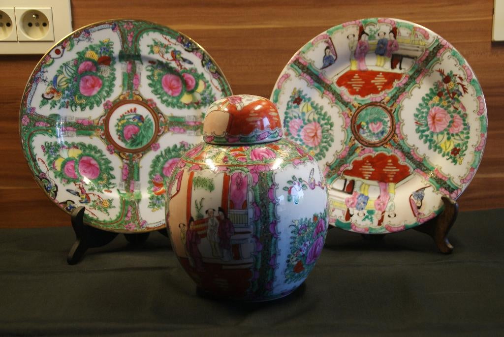 Vase chinois et assiettes avec support + tampon : 20 €/pièce, Maison & Meubles, Enlèvement ou Envoi, Comme neuf, Poterie ou Porcelaine
