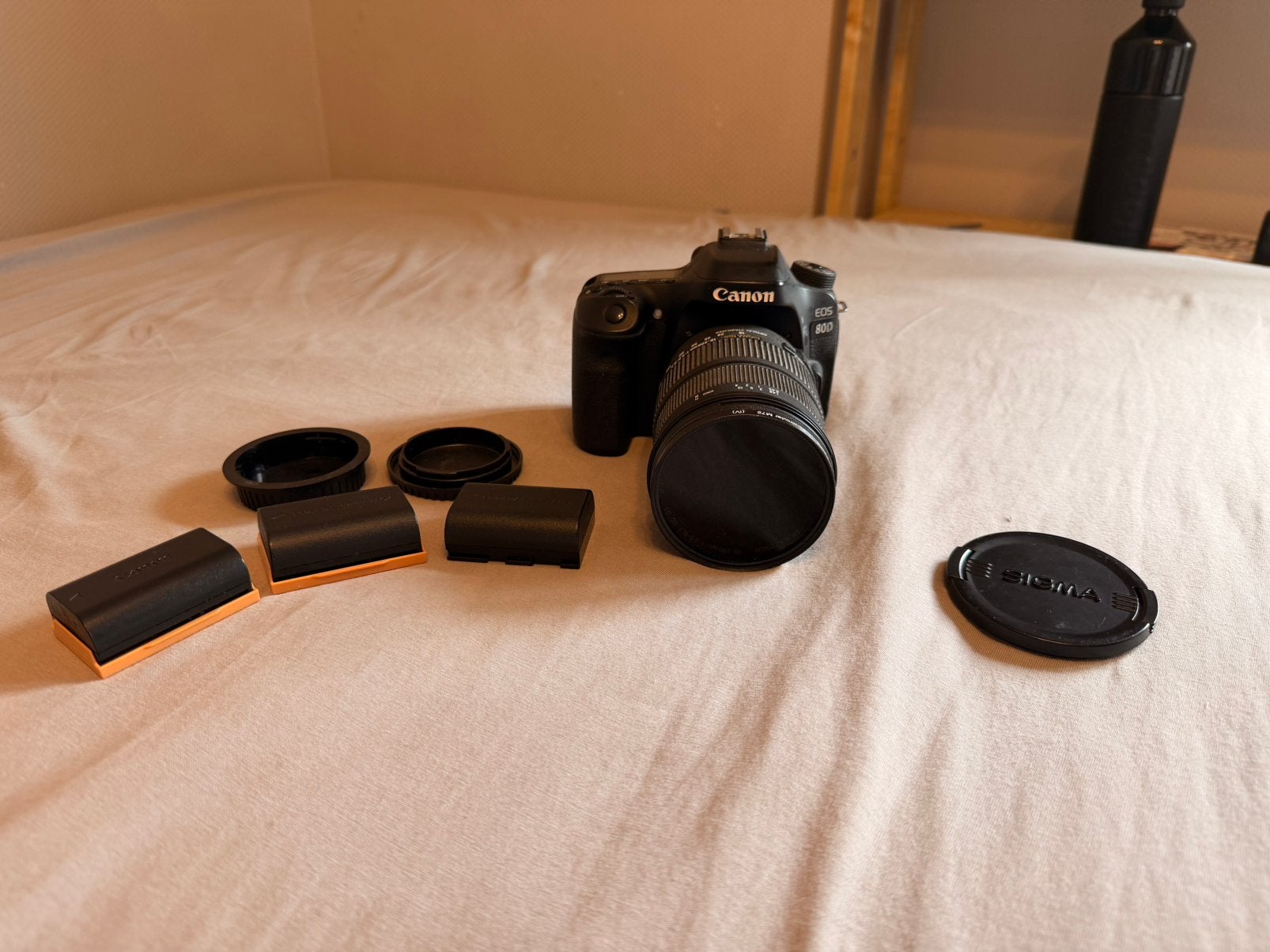 Canon EOS 80D + SIGMA 18-200mm lens, TV, Hi-fi & Vidéo, Enlèvement ou Envoi, Comme neuf, Canon