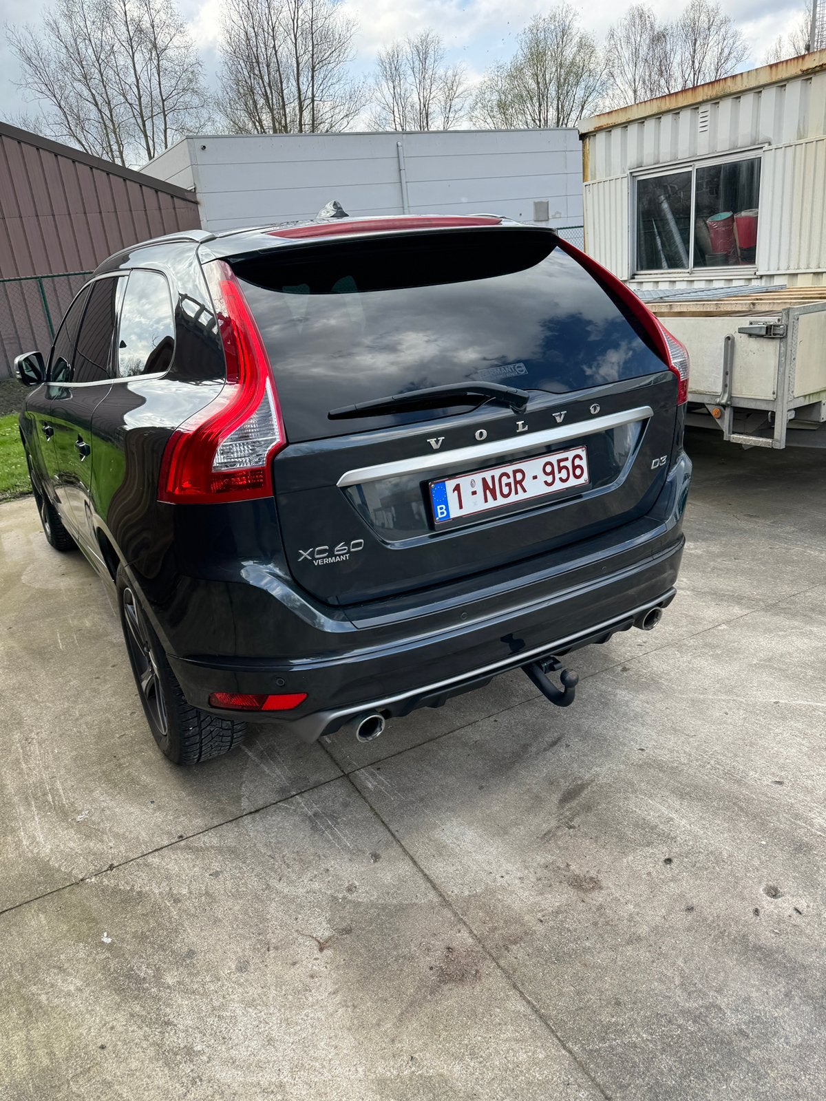 VOLVO XC60 R-design 2016, Auto's, Dealer onderhouden, 4 cilinders, 1969 cc, Blauw