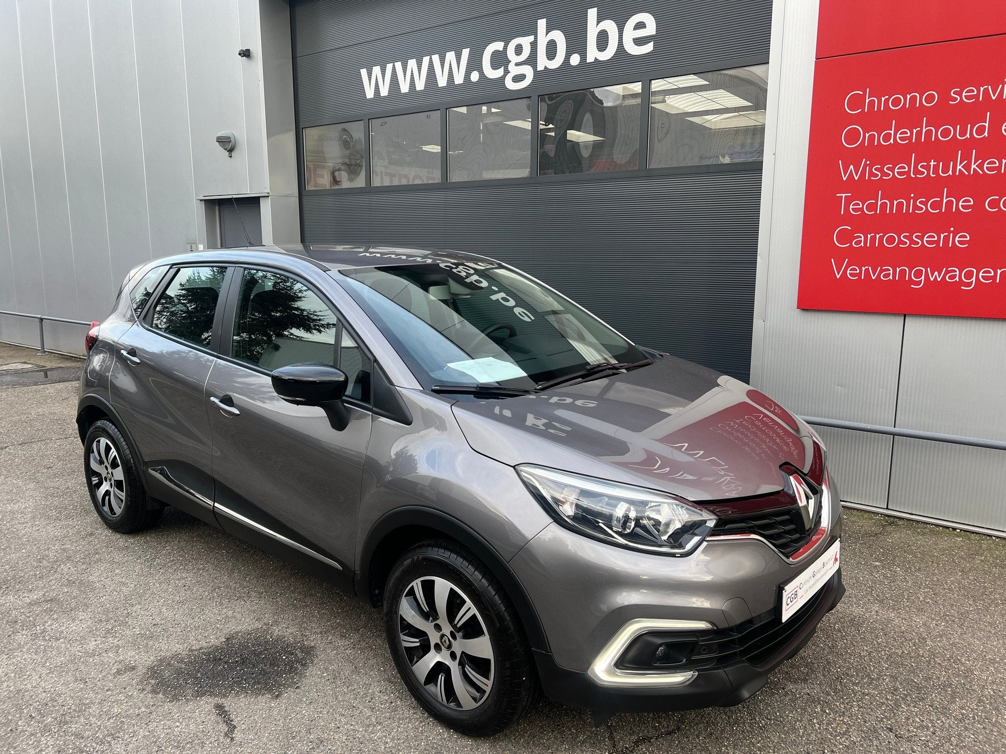 Renault Captur 0.9Tce 90pk Energy corp edition, Voorwielaandrijving, Stof, Gebruikt, https://public.car-pass.be/vhr/71a21751-c62d-4913-aa52-a5b4510bf09a