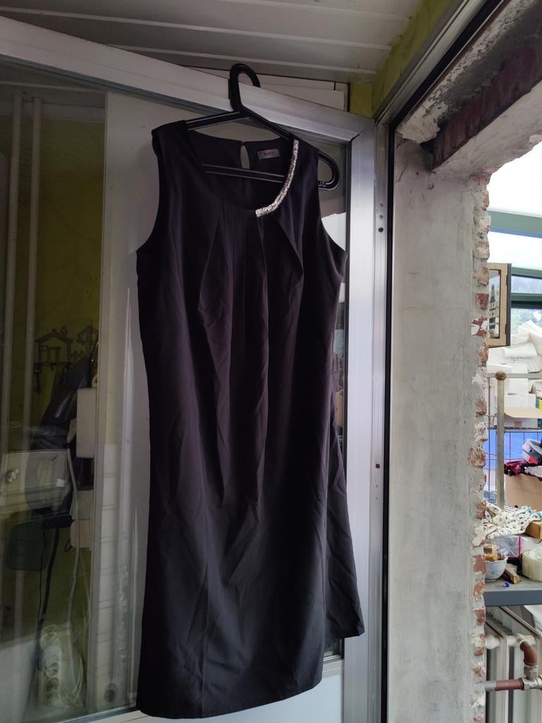 Kleedje maat 44, Kleding | Dames, Ophalen of Verzenden, Maat 42/44 (L), Zwart