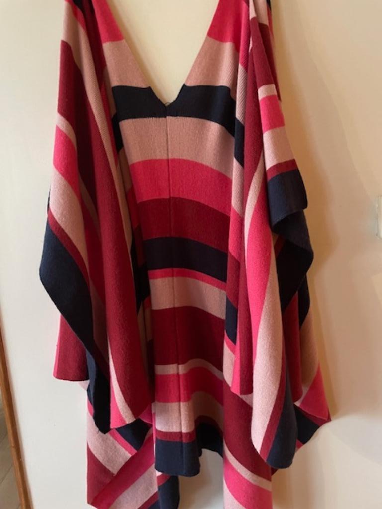 2 dames sjaals (poncho), Ophalen of Verzenden, Zo goed als nieuw, Sjaal