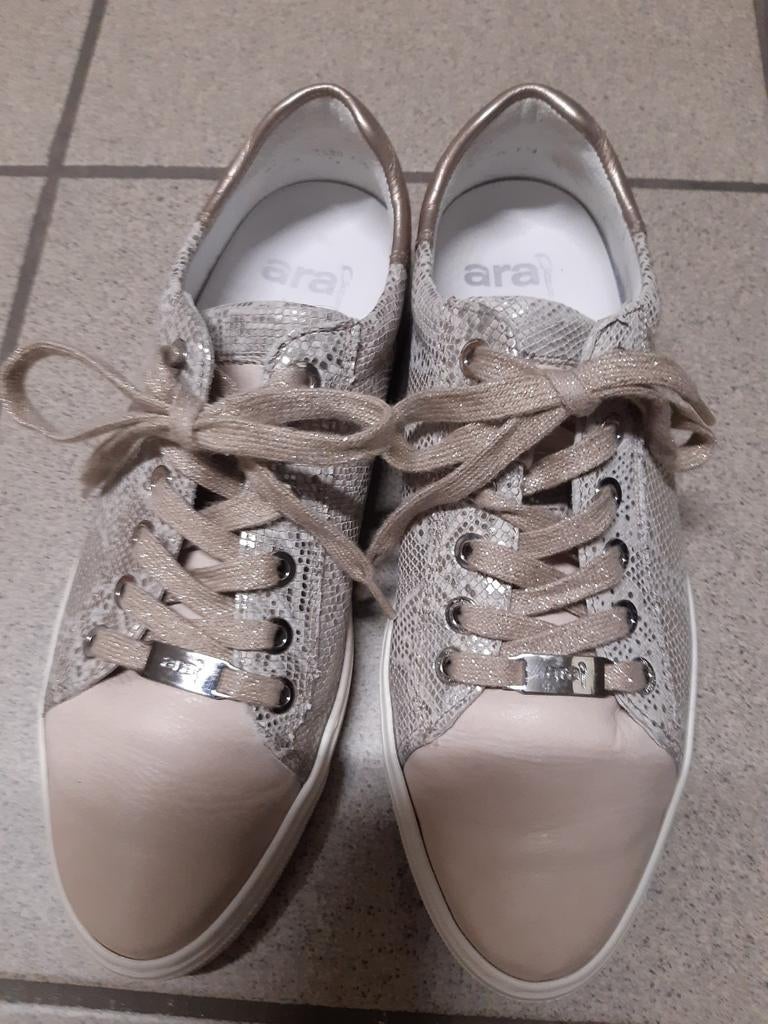 Sneakers merk: ara, 37,5 hoofdkleur beige.en goud., Beige, Ophalen of Verzenden, Zo goed als nieuw, Sneakers