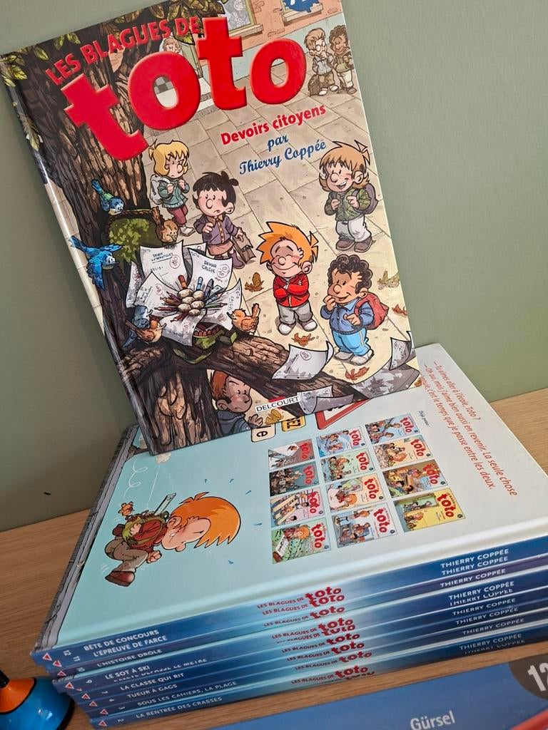 Zeer grote partij strips, in zeer goede staat. De namen staa, Boeken, Ophalen of Verzenden, Zo goed als nieuw