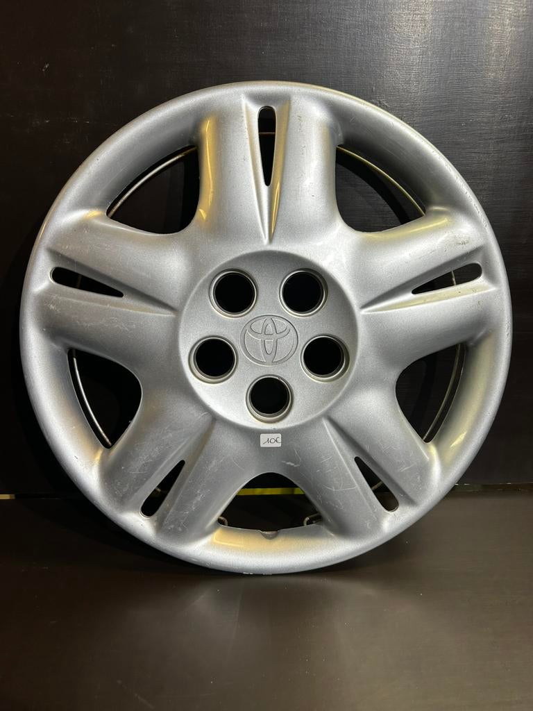 1 enjoliveur d’origine Toyota yaris aygo corolla verso 15", Autos : Divers, Enjoliveurs, Enlèvement ou Envoi, Utilisé