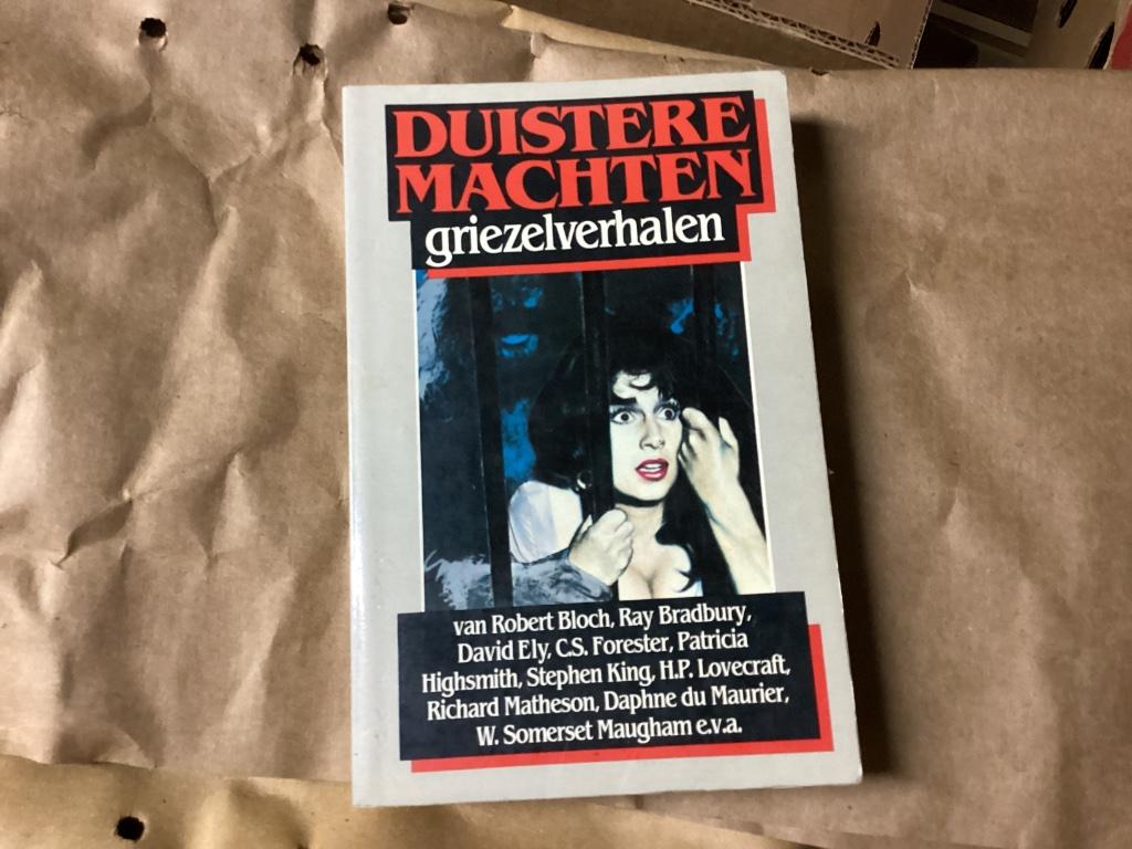 Duistere machten griezelverhalen, Enlèvement ou Envoi