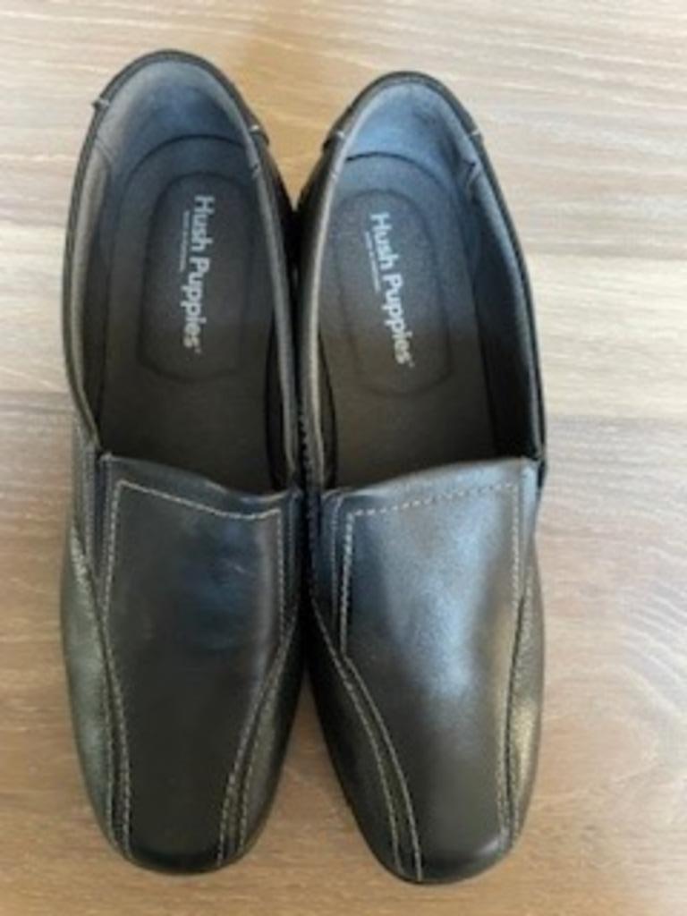 CHAUSSURE NOIRE, Comme neuf, Enlèvement, Autres types, Hush Puppies