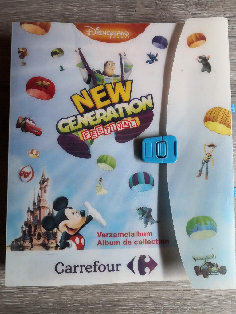 Verzamelmap met disney pinnetjes van carrefour, Ophalen