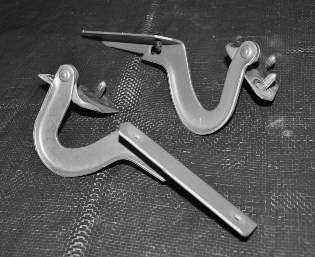 2 CHARNIERES DE CAPOT, Enlèvement ou Envoi, Droite, Citroën, Utilisé