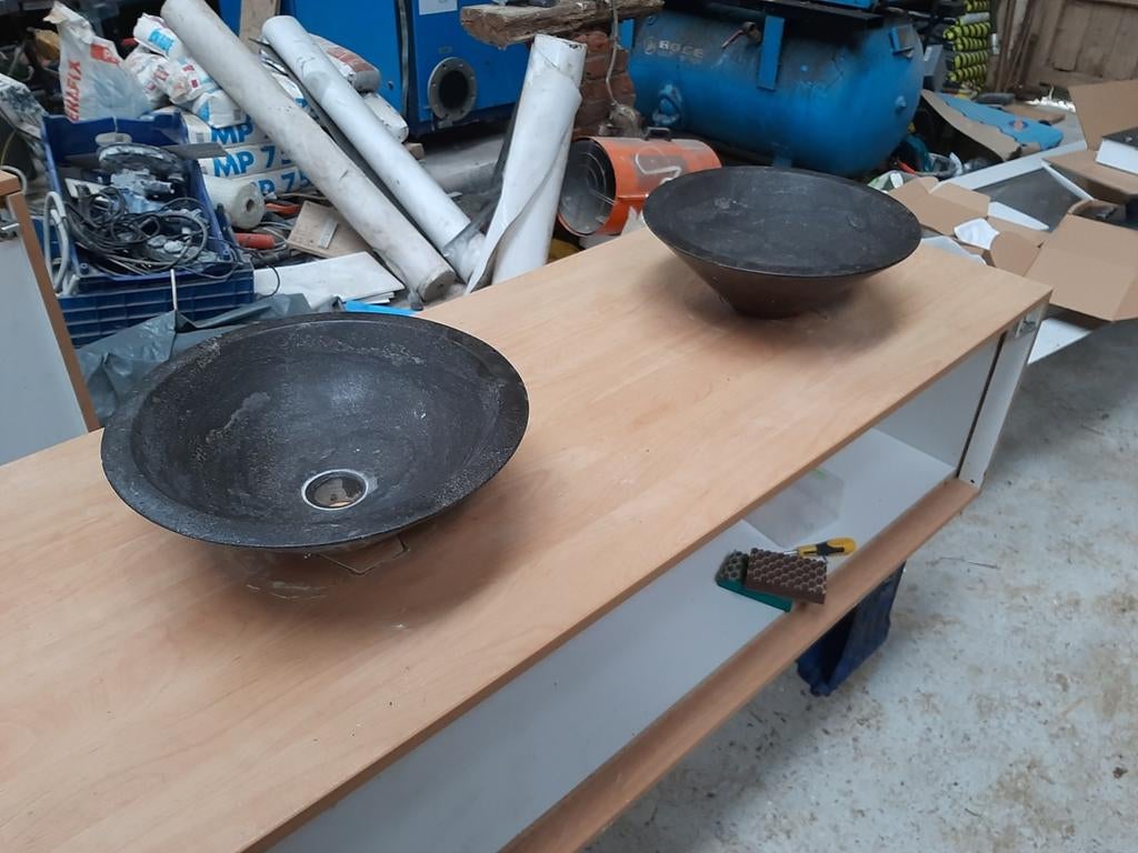 Mooie natuursteen waskom 2 stuks 40cm prijs per stuk, Ophalen