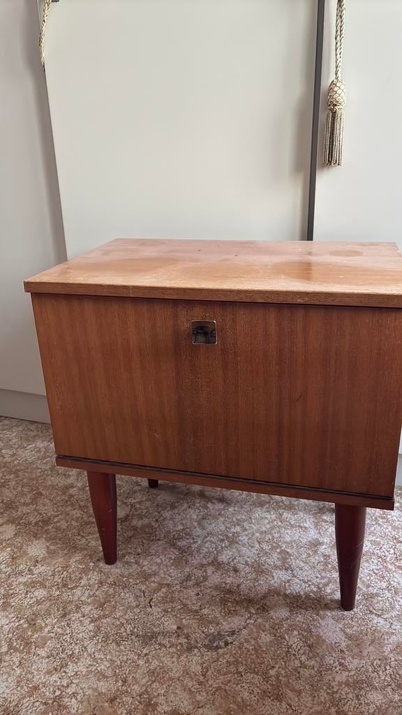 Retro kastje, Ophalen