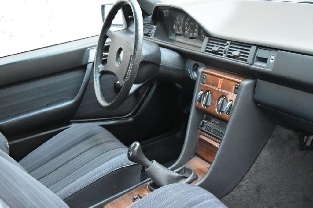 Mercedes-Benz E 230 Benzine Oldtimer Zeer Proper !, foto 9