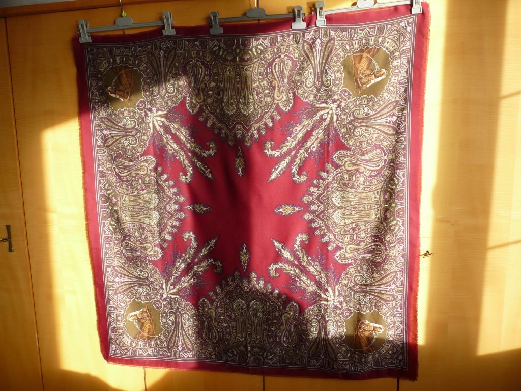 Grand foulard avec têtes de cheveaux, chaud - polyester, Sans marque, Enlèvement ou Envoi, Neuf, Écharpe