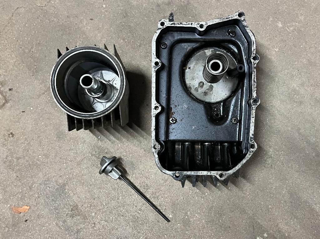 HONDA CB350 FOUR - RESERVOIR HUILE ET FILTRE, Motoren, Ophalen, Gebruikt