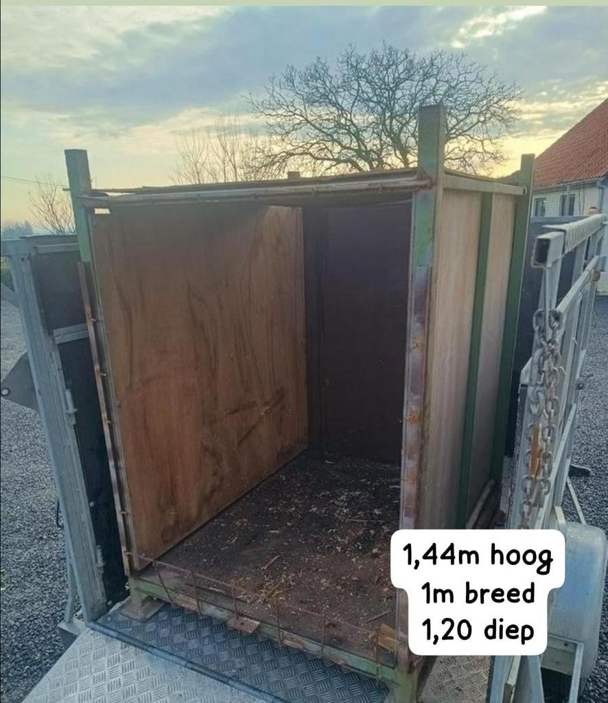 Metalen kisten, Ophalen