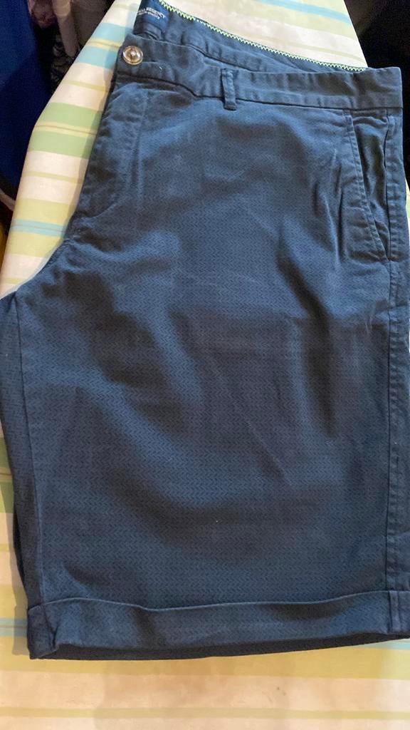 Bermuda maar 58, Ophalen of Verzenden, Zo goed als nieuw, Maat 56/58 (XL), Blauw