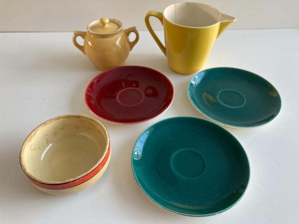 Lot Villeroy & Boch Keralux ( ondertasjes, melkkan,suikerpot, Ophalen of Verzenden