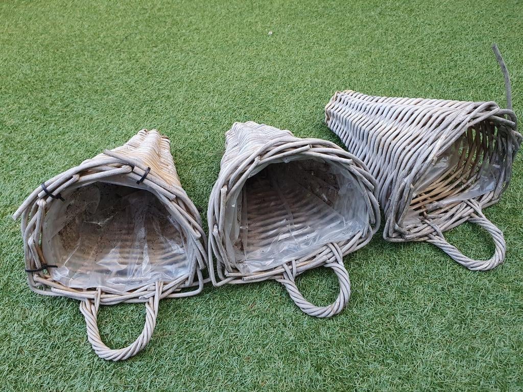 3 rotan plantenbak voor wandbevestiging, Ophalen, Overige materialen, Gebruikt, Balkon