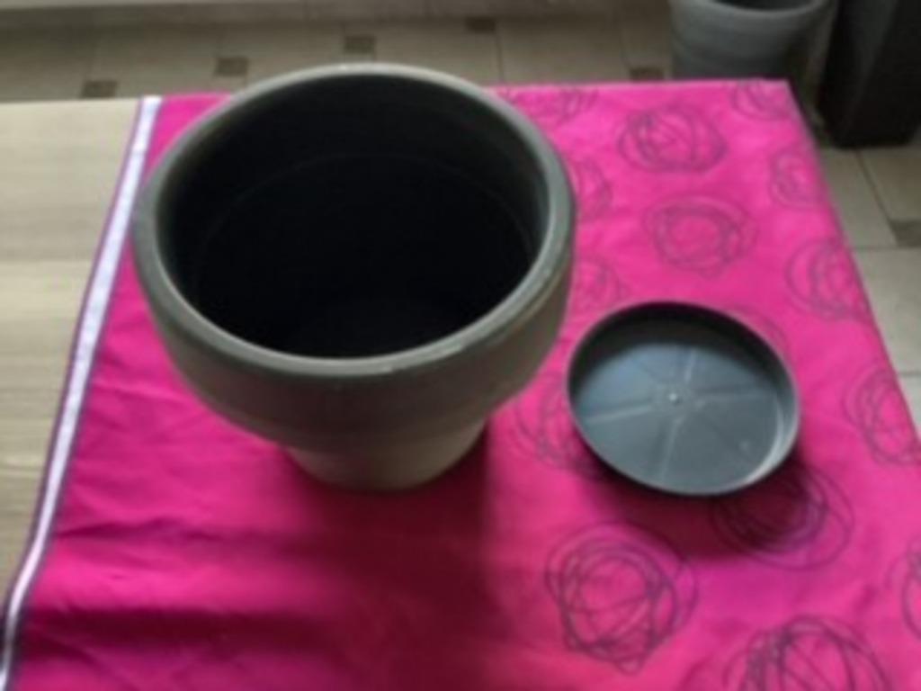 BLOEMBAK GRIJS, Tuin en Terras, Kunststof, Gebruikt, Rond, Minder dan 40 cm