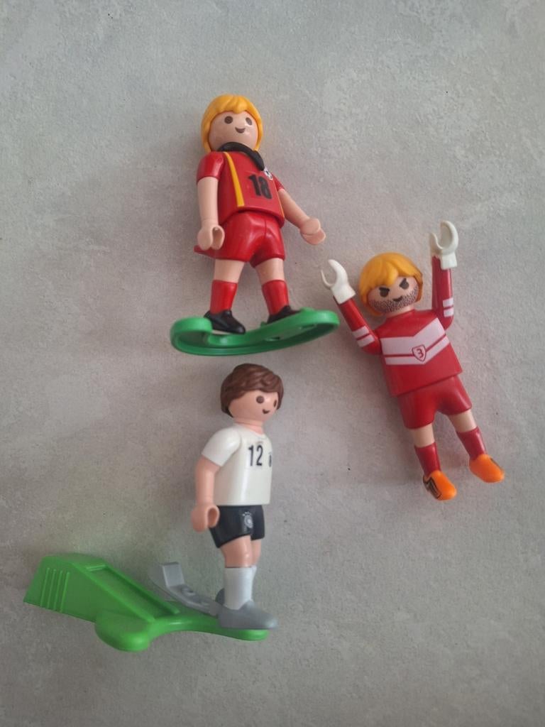 Playmobil voetbal - 3 figuren, Ophalen of Verzenden, Zo goed als nieuw