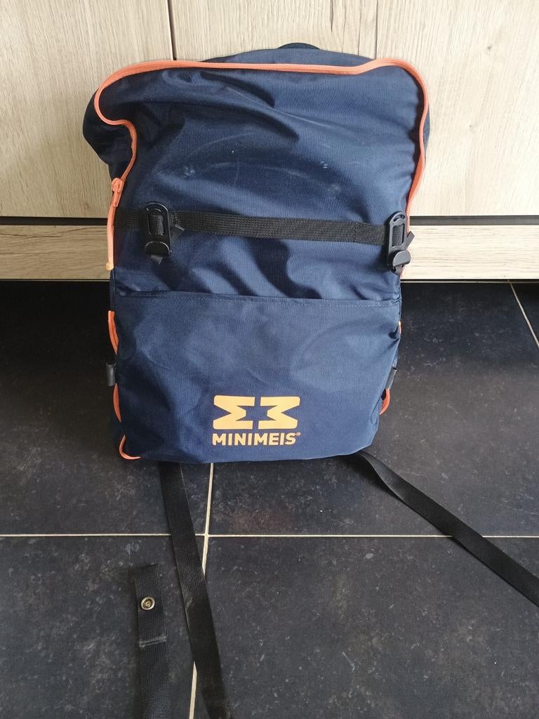 Minimeis kinderrugzak, Enlèvement