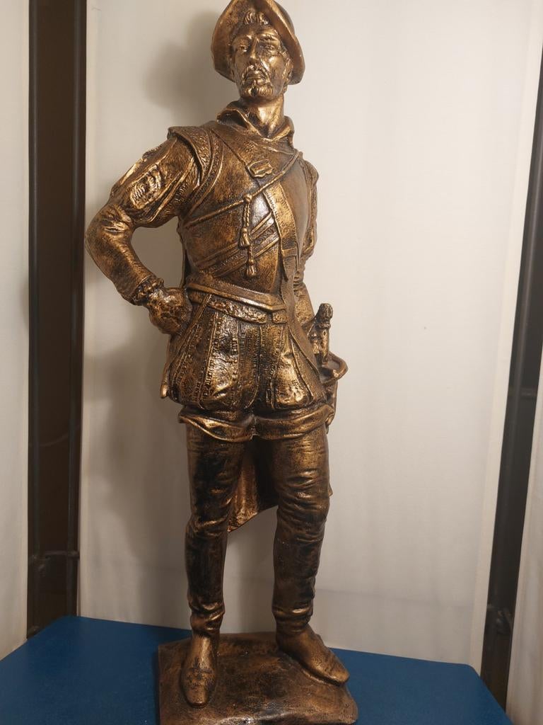 Conquistador., Composites, Enlèvement ou Envoi, Doré, 64 cm