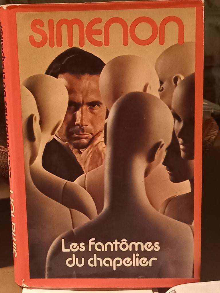 Simenon. De geesten van de hoedenmaker. Romeins, Ophalen of Verzenden, Gelezen, België