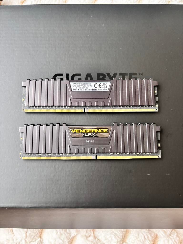 2x16 ddr 4 3200mhz, Computers en Software, RAM geheugen, Ophalen of Verzenden, Zo goed als nieuw, DDR, 32 GB