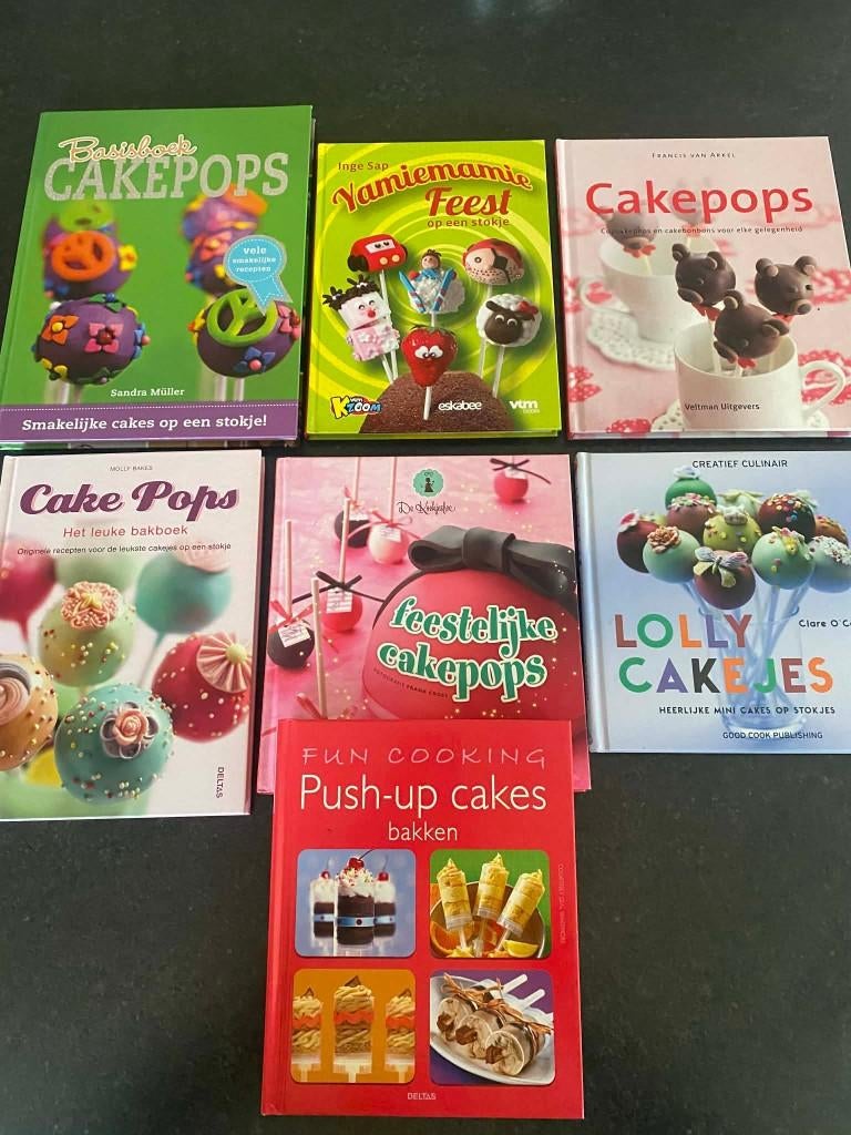 Bakboeken - 6 boeken over cakepops en push-up cakes, Ophalen of Verzenden, Gelezen, Taart, Gebak en Desserts