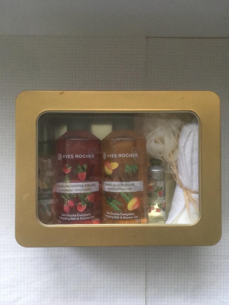 Coffret de produits de beauté corps et bain Yves Rocher neuf, Enlèvement ou Envoi, Neuf, Baignoire & Douche