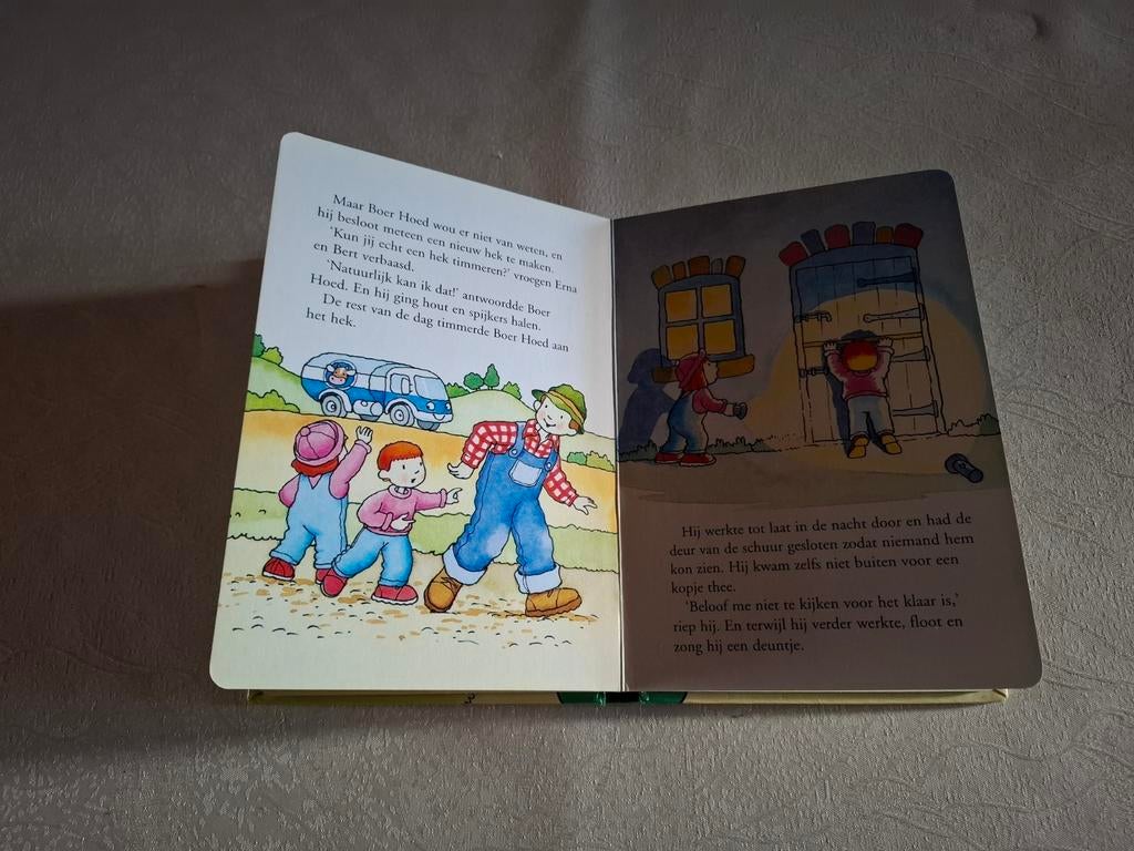 Boek Het oude houten hek, Enlèvement ou Envoi, Comme neuf