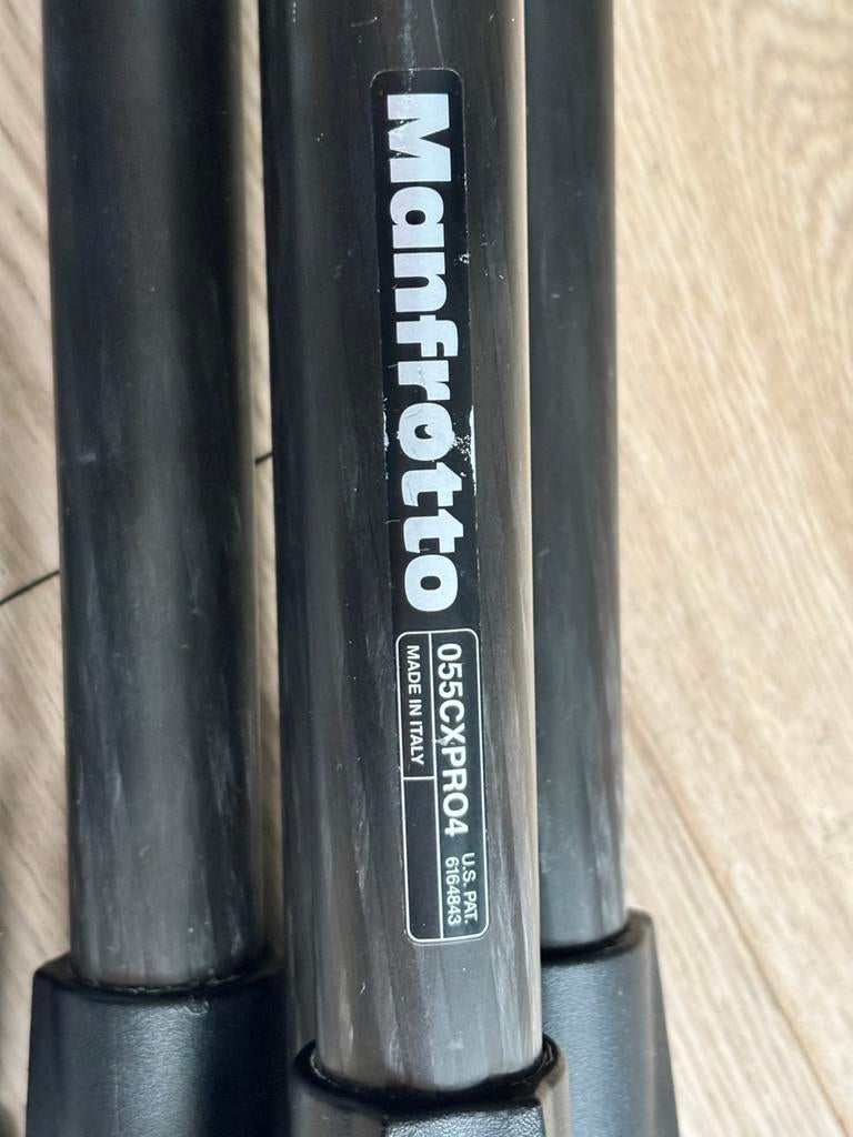 Manfrotto 055CXPRO4 + 327RC2 carbon fibre 4-section tripod, TV, Hi-fi & Vidéo, Enlèvement, Utilisé, Trépied