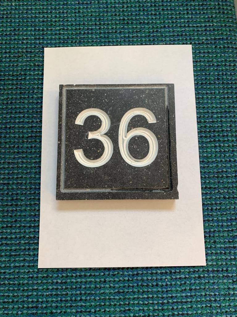 Nieuwe huisnummer nr. 36 in blauwsteen arduin gegraveerd ., Ophalen of Verzenden