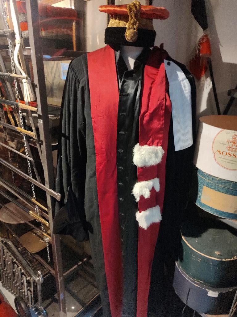 Toga + hoed gerechtshof/docent/hoogleraar, Ophalen of Verzenden
