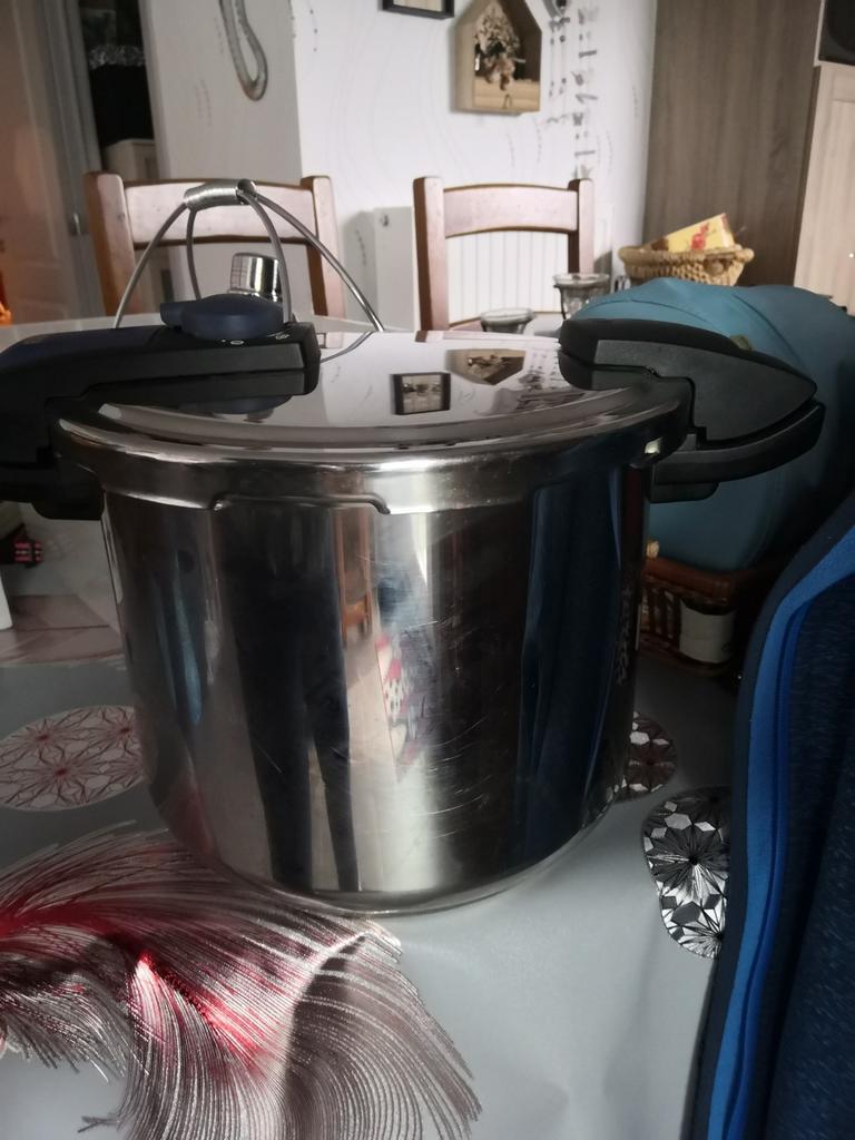 Casserole à pression Seb, Enlèvement, Comme neuf