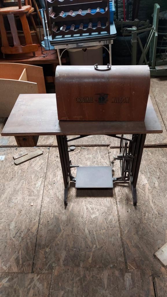 Ancienne machine a coudre original Wilson., Enlèvement