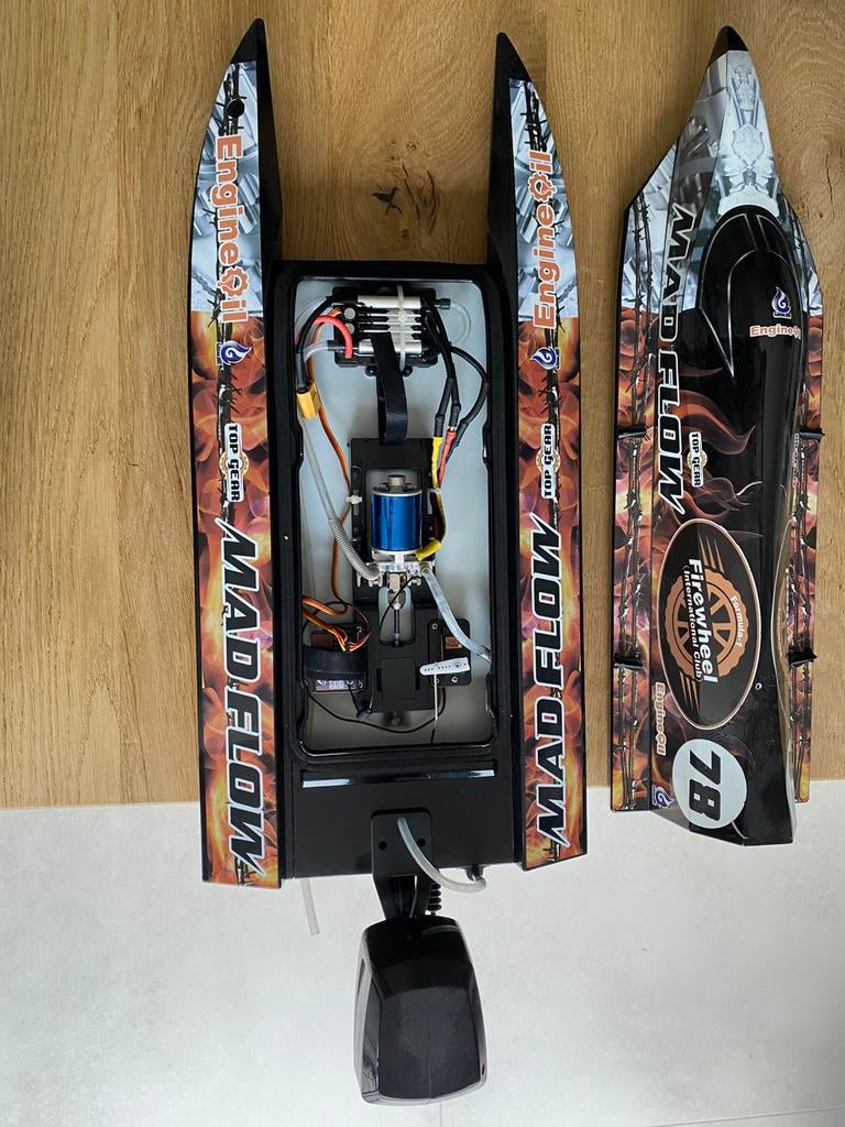 Joysway Mad Flow V3 Brushless F1 Boat., Enlèvement ou Envoi, Comme neuf