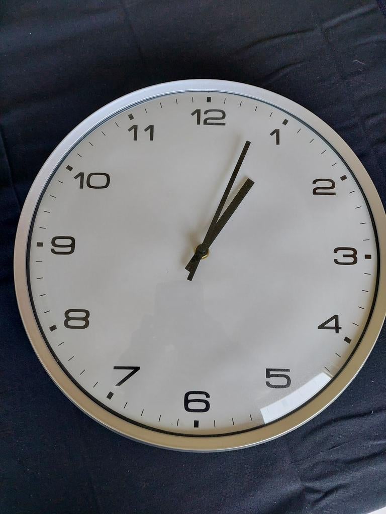 Wandklok, Ophalen, Zo goed als nieuw