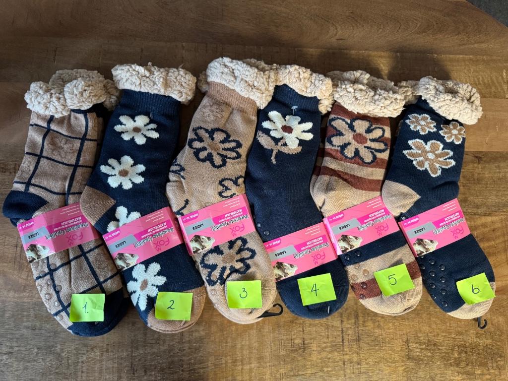 Chaussettes de maison rembourrées, Vêtements | Femmes, Neuf, Chaussettes et Chaussettes genoux, Enlèvement ou Envoi, Autres couleurs
