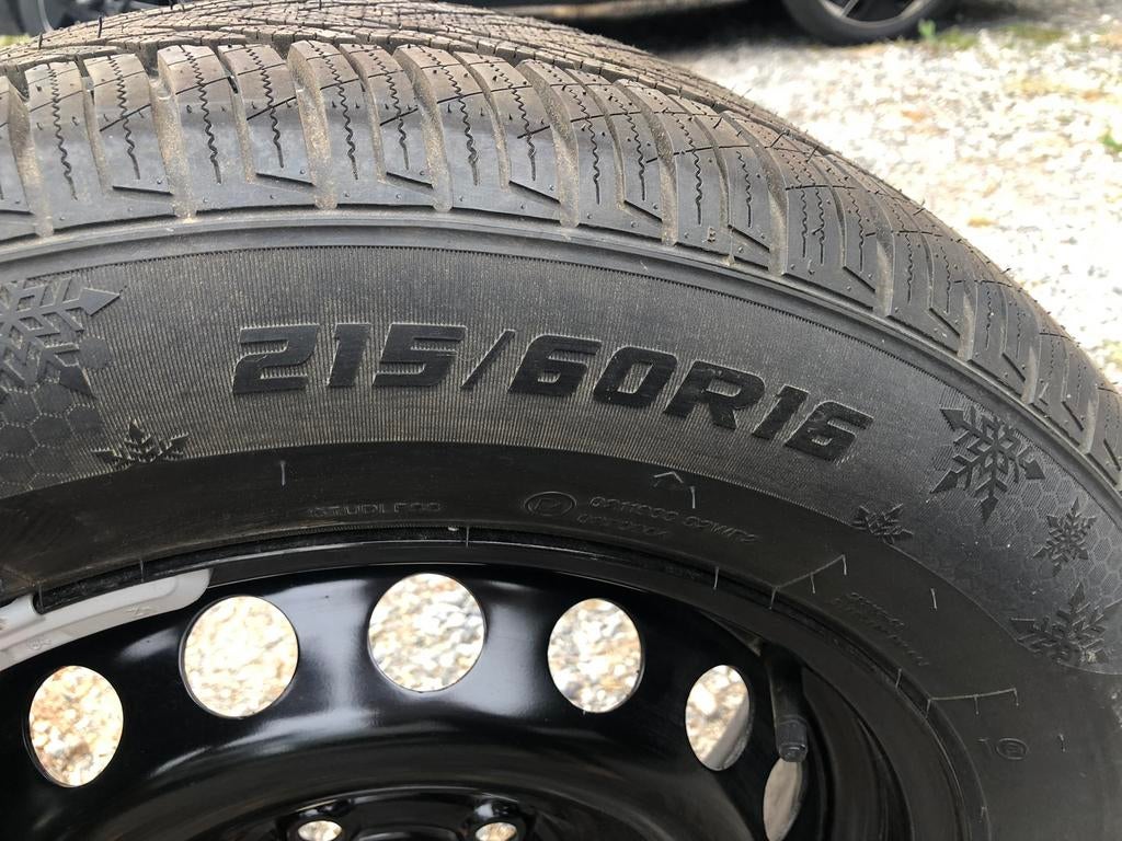 4x 16' plaatmetalen velgen + 215/60R16 winterbanden, Auto-onderdelen, Ophalen, 215 mm, 16 inch, Banden en Velgen
