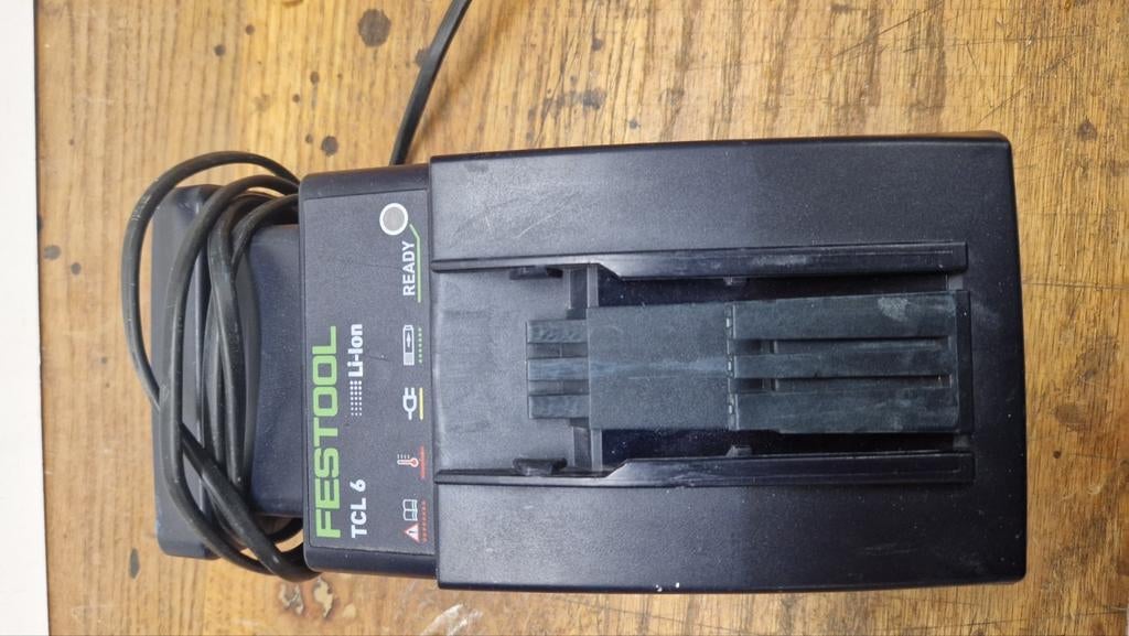 Chargeur rapide Festool TCL6 en bon état, Enlèvement, Comme neuf