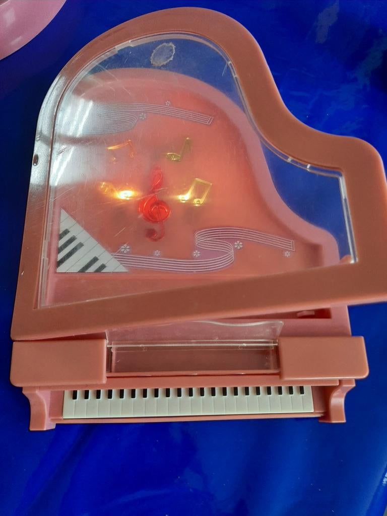 Muziekdoos in de vorm van een vleugelpiano, Enlèvement ou Envoi, Comme neuf